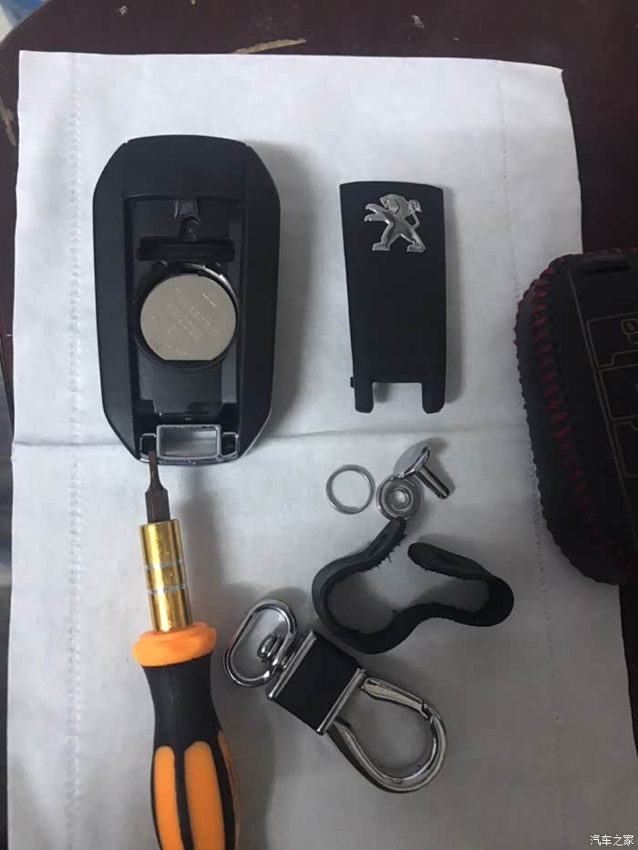 标致2008钥匙换电池