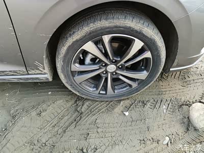 老款逸动xt和新款的逸动plus,合影留恋.