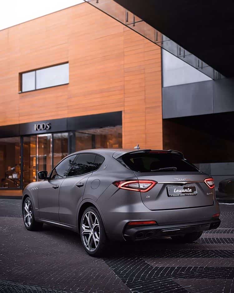 玛莎拉蒂levantetrofeo水泥灰配色真给力