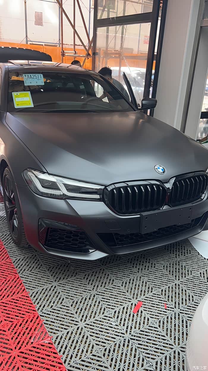 磨砂深灰(frozen deep grey matt)540i提车作业_宝马5系论坛_汽车之家