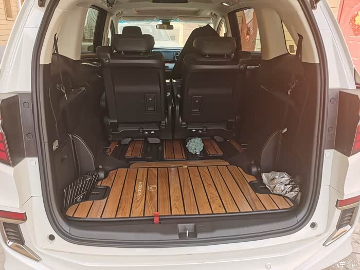 考虑两年买mpv,终于混动艾力绅接回家.