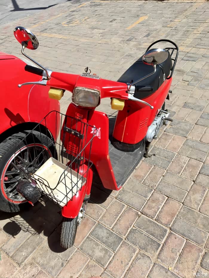 1993年的轻骑木兰摩托车我记得当年邓亚萍也有一辆啊