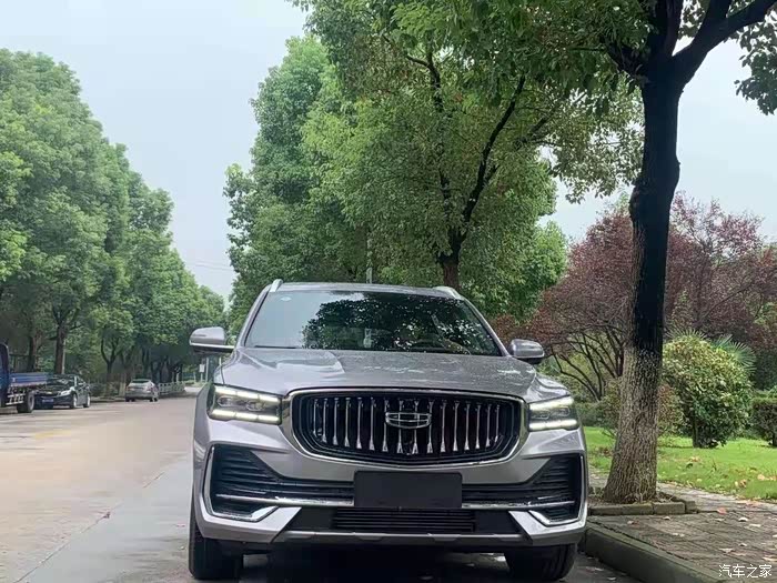 银色铠甲星越l伴我安全出行