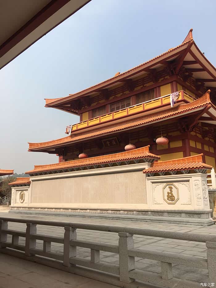 不负暖阳携哈二去本焕寺晒太阳