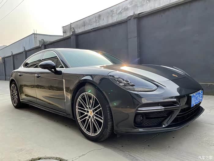 成都出一台18年帕拉梅拉行政加长