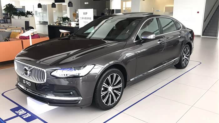 体验新豪华,喜提辽宁首台蝶贝灰色新款沃尔沃s90