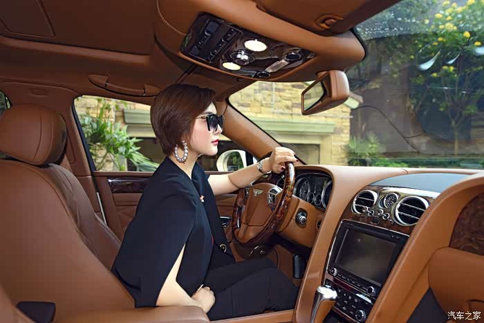 小妖撩车21期三秒钟爱上他美女与宾利飞驰的超级奢华体验