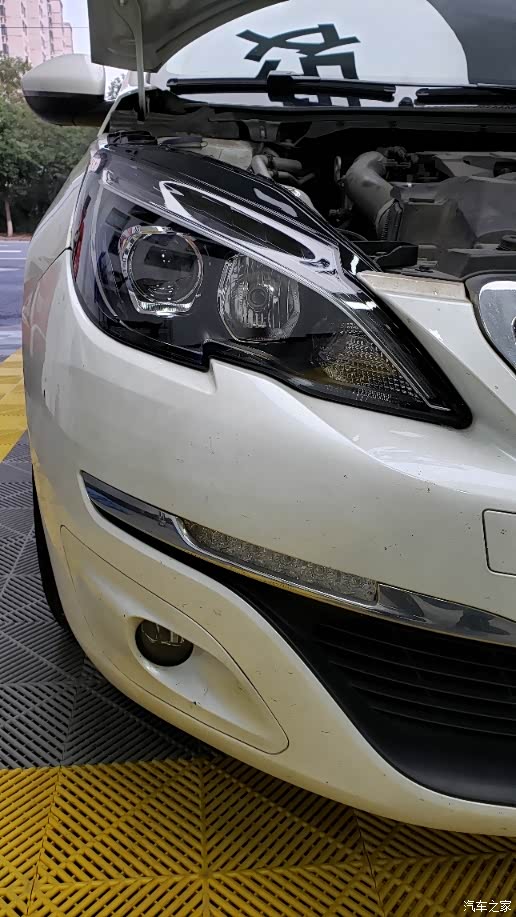 标致308s换新308大灯并改进口海拉5作业