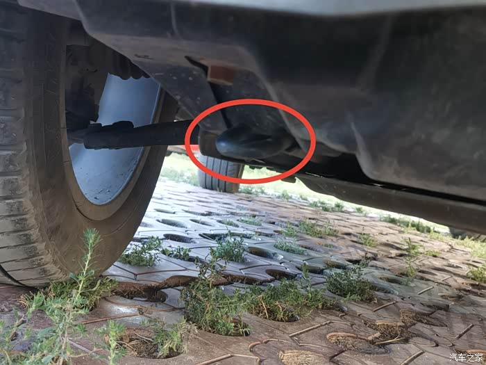 vv6前拖车钩位置在哪里