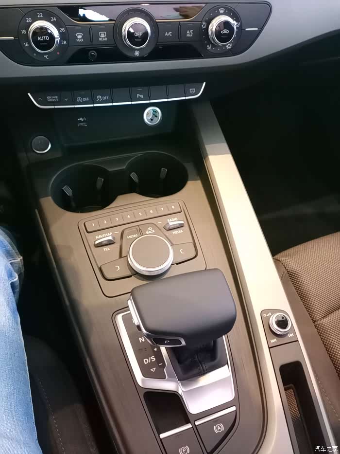 很人喜欢这样的飞机档把,都说感觉像驾驶飞机一样.呵呵