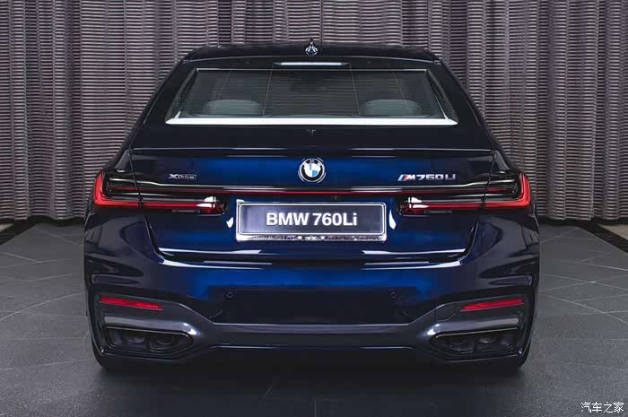 宝马目前为数不多的仍然提供v12引擎的汽车制造商之一