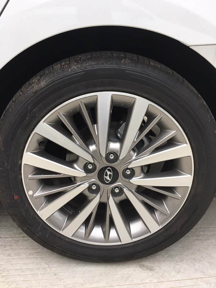 17寸17款名图轮毂出两个