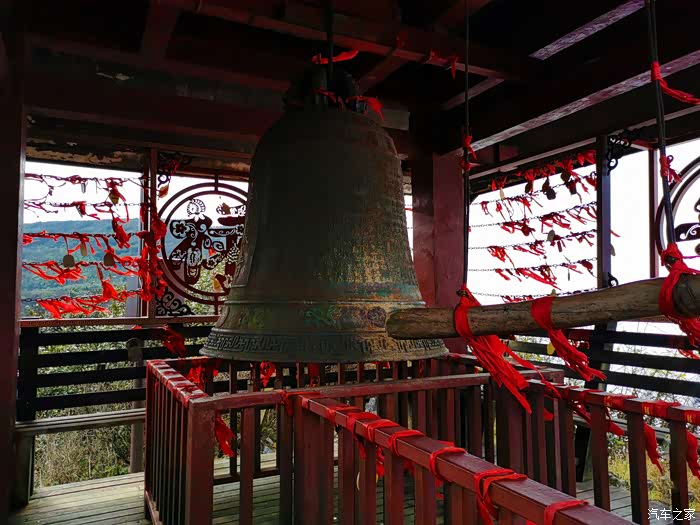 车.生活,不负秋日】雾锁金佛山