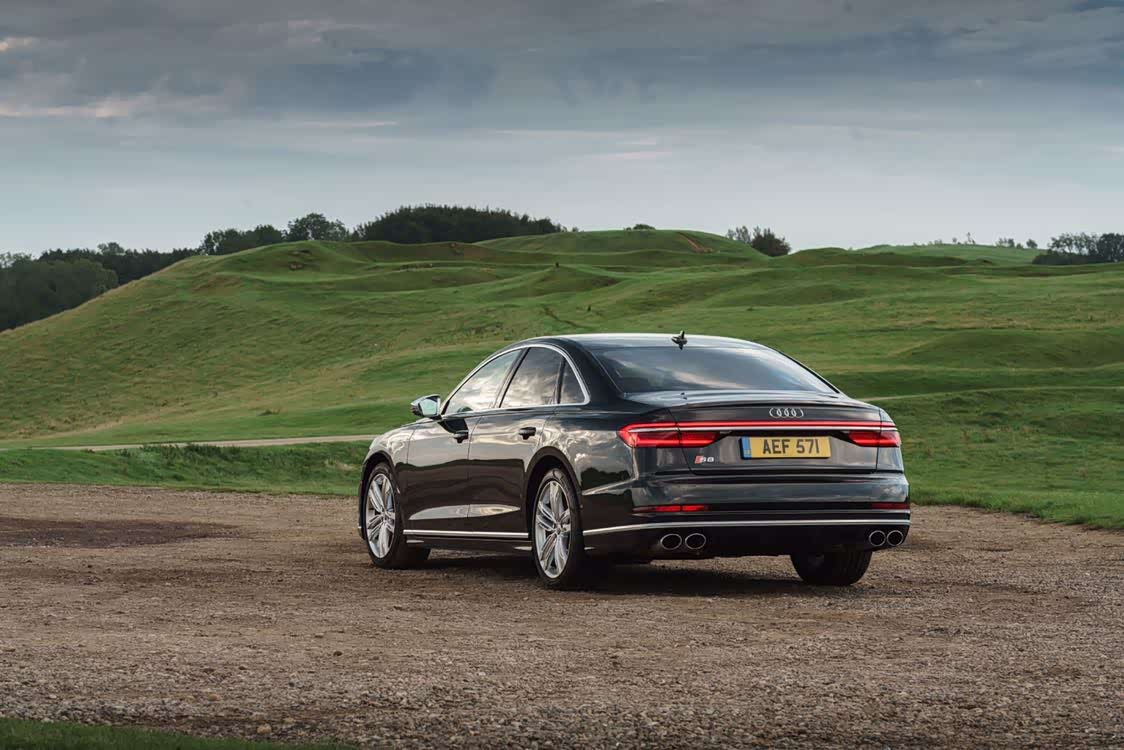 全新奥迪s8还是不是你印象中的西装暴徒