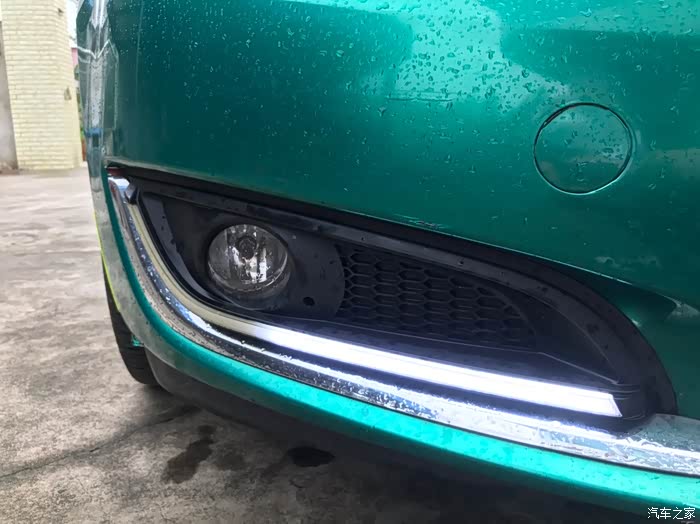 求购15君威改装雾灯总成