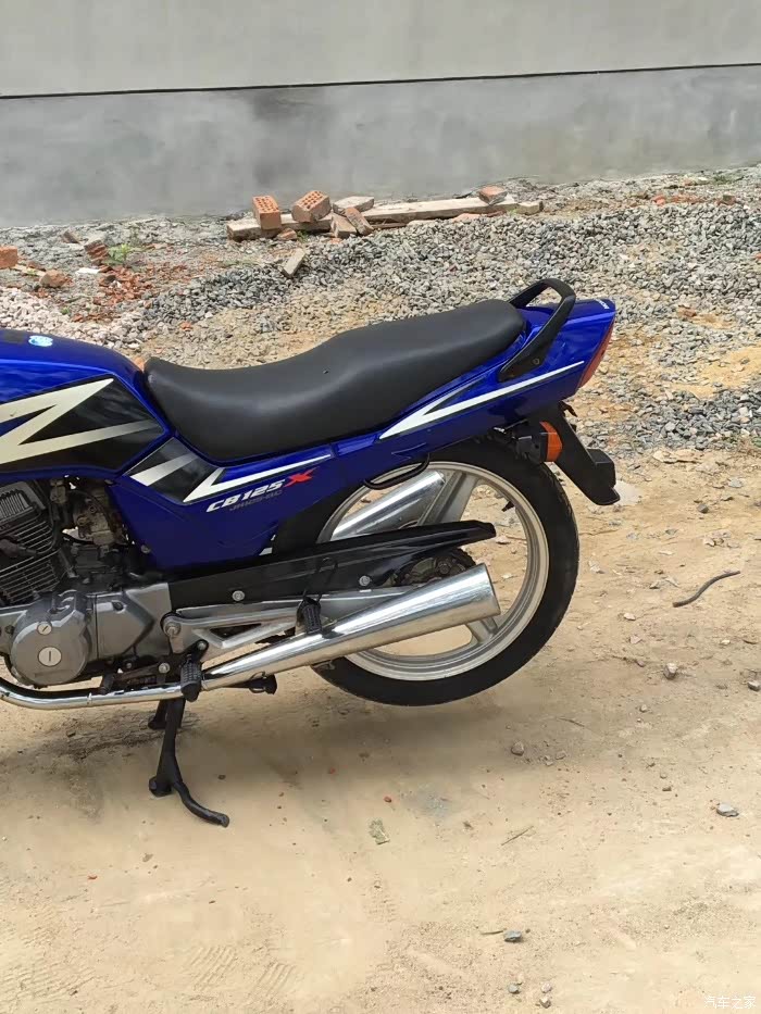 收了辆本田cb125x 双杠的 2800贵吗