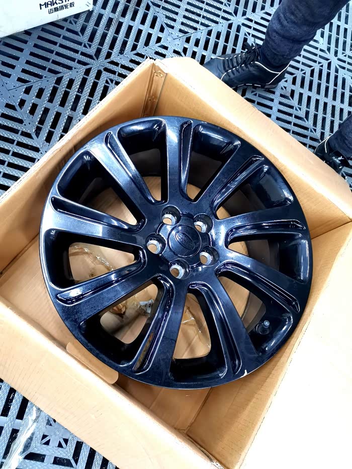 发现神行se原厂轮毂钢琴烤漆