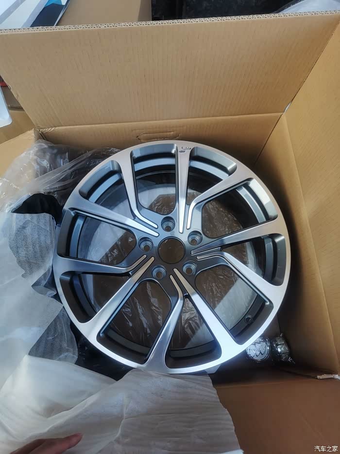 君威gs升级鹿头轮毂