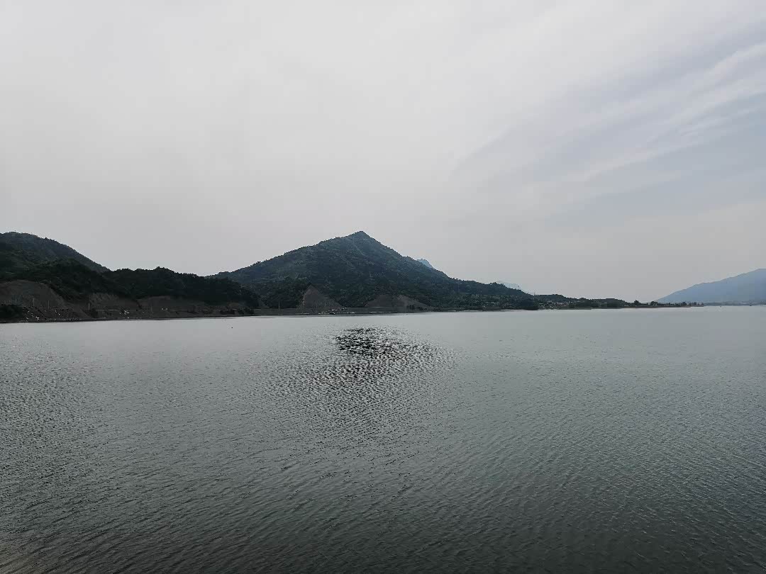 五一节游荡在富水水库的山水间