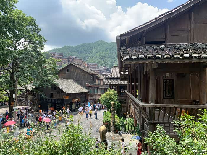 游黔山赤水赏苗寨风情