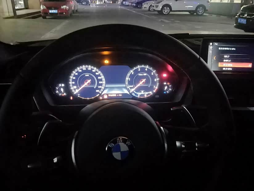 简单的晚上提车