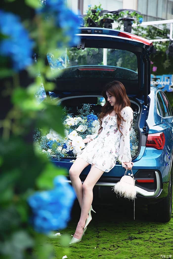 【图】女神的座驾 #美女与靓车#_奥迪q3论坛_汽车之家论坛