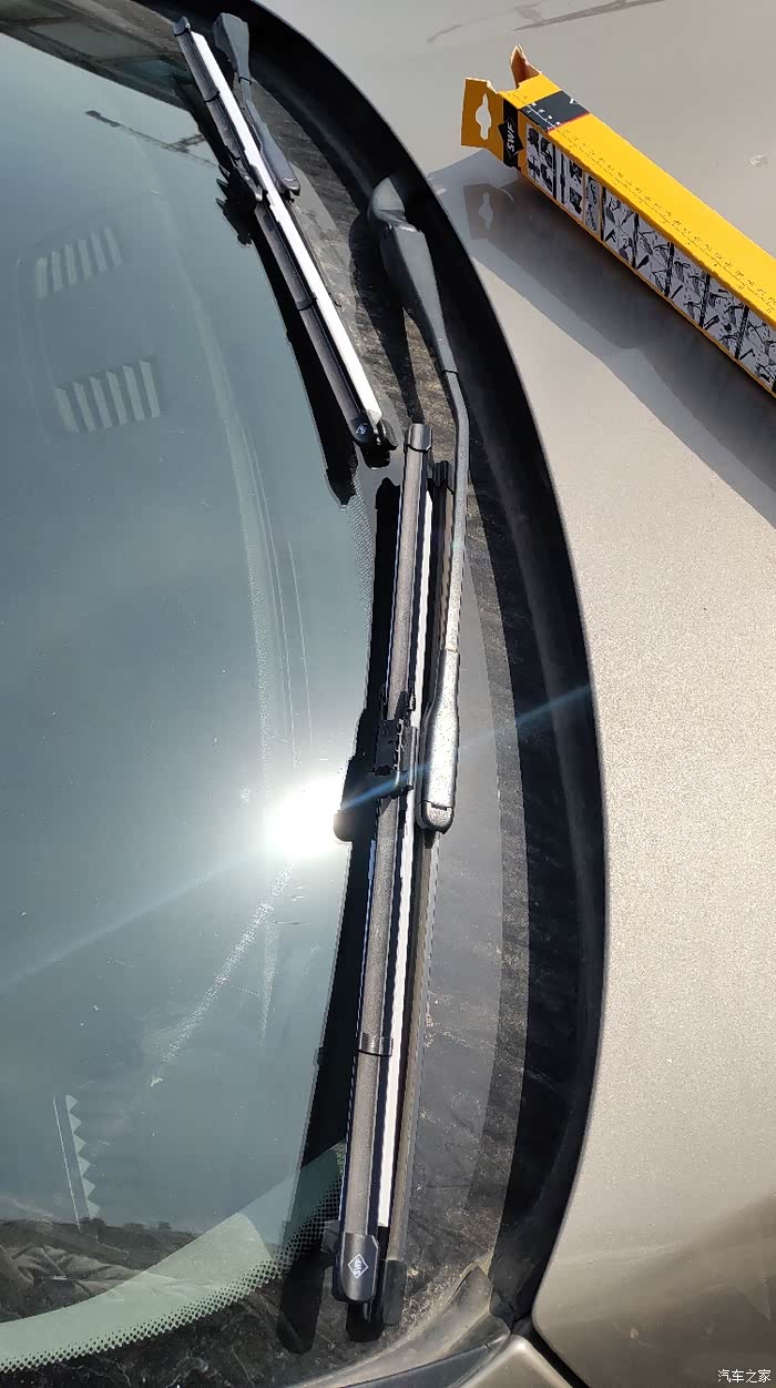 e90宝马318安装记录仪更换雨刷
