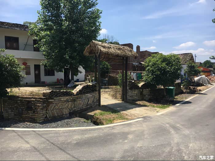 复古的农村人家入口