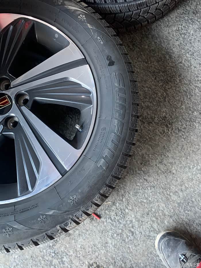 红旗hs5雪地胎