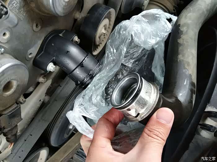 更新了,老司机自己动手不求人,更换老c节温器(第五季)_奔驰c级论坛