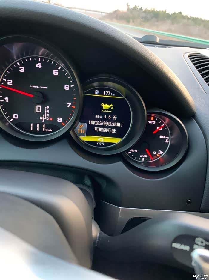 保时捷卡宴这是怎么了烧机油吗