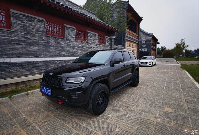 超帅黑武士大切诺基