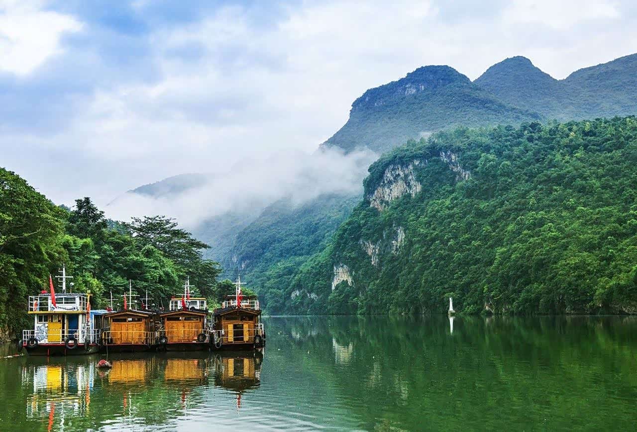 两岸青山 一江绿水藏尽无数美景 这就是清远