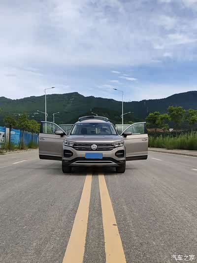 探岳汽车人载鱼而归 上天揽"岳" 下河钓鱼