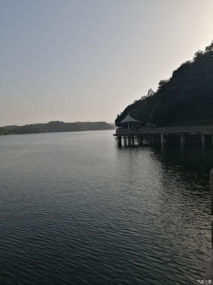 游益阳鱼形山——红枫叶