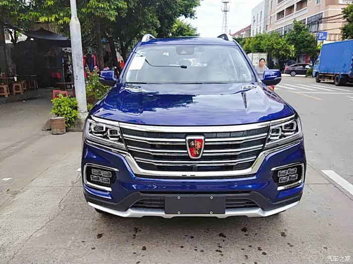 347 | 回复: 1 荣威rx8论坛 提车了,我想蓝色的应该不多人有吧,嘻嘻.