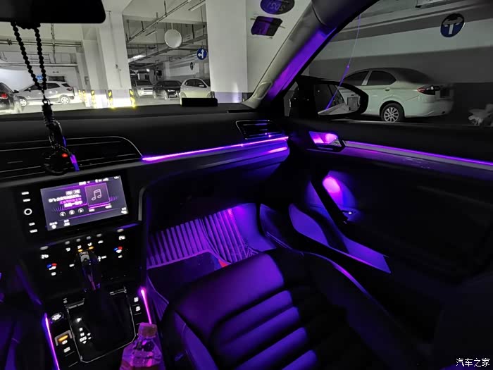 凌渡加装迈腾b8多色氛围灯