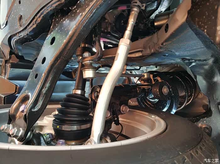 丰田亚洲龙双擎实体店鉴赏我和avalon有个约会