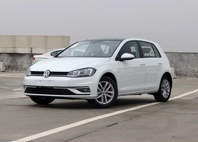 小型车大众高尔夫