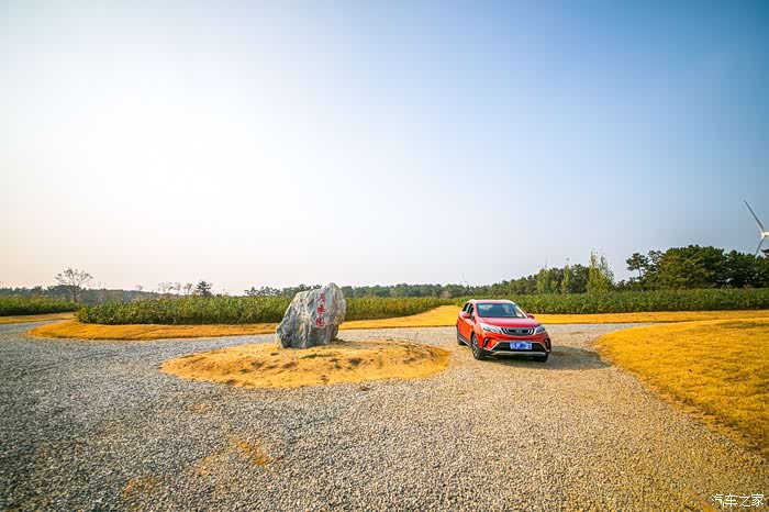 使用的广角镜头拍的,边缘有一些变形,请忽视.