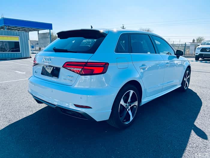 奥迪a32021年5月登记上牌