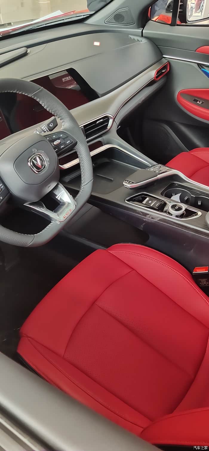 35 | 回复: 0 长安uni-t论坛 心有所属,还是中意你车内是红色内饰