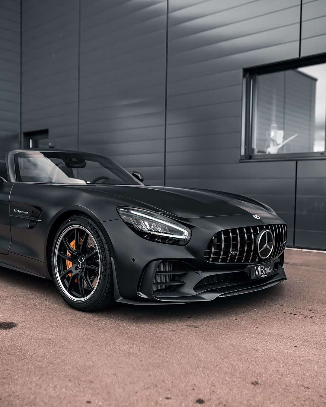 黑武士版的奔驰amg-gt.