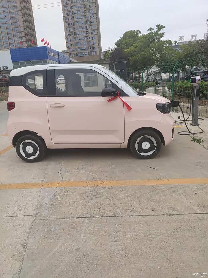五菱宏光miniev马卡龙清新可爱