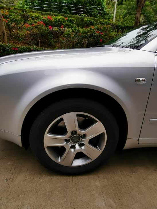 麻麻赖赖的,一点都不圆润,盘她。奥迪A4B6。