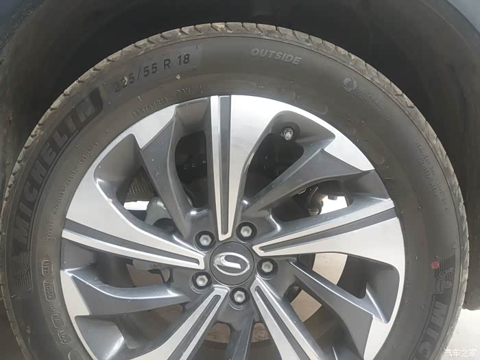 2020款广汽传祺gs4轮胎问题求大神指点