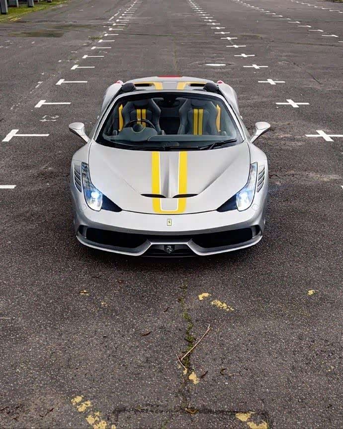 458specialeaperta开到街头回头率超高