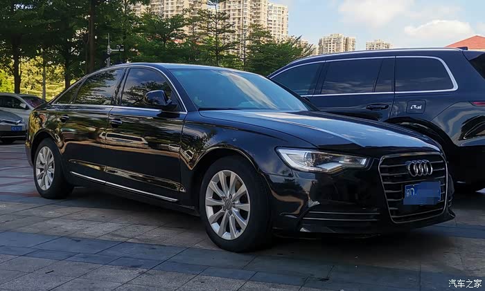 2013年奥迪a6l30fsi低价转让享受4s店终身免费机油保养