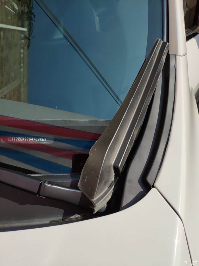 【图】自己动手更换s3前档玻璃集水板_瑞风s3论坛_汽车之家论坛