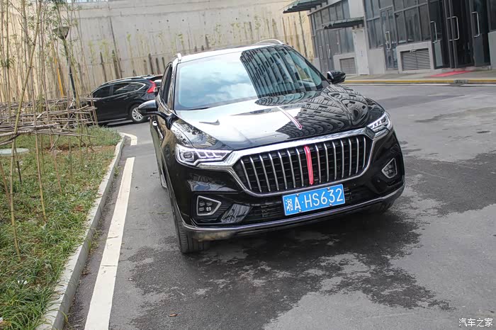 与红旗hs5的新年第一次出行2022一路长虹